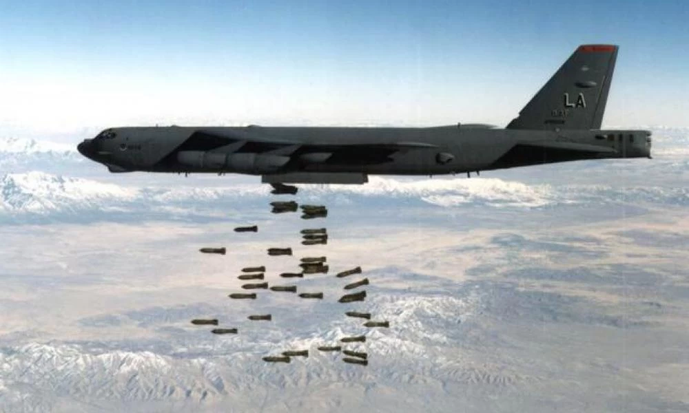 B-52: Το στρατηγικό βομβαρδιστικό ρίχνει…νάρκες από τον αέρα